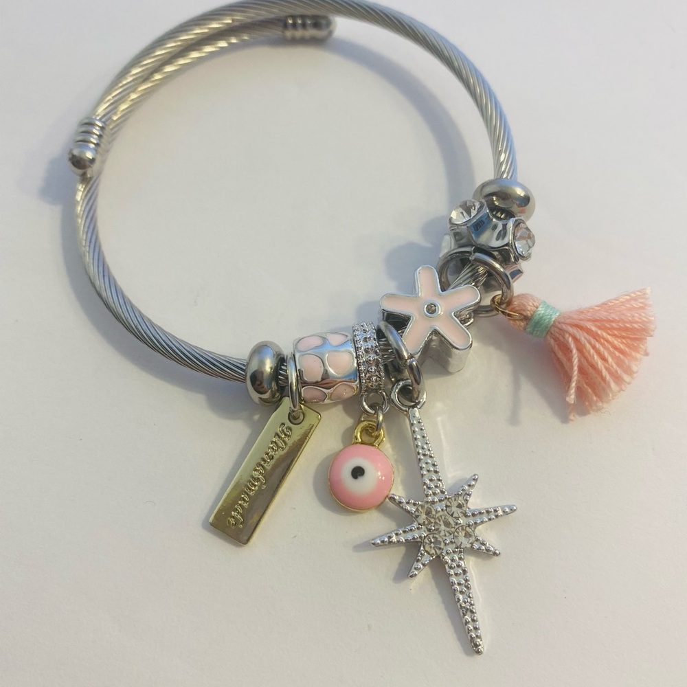 Bracelet charm